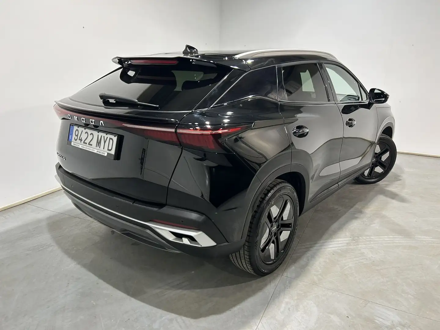 Omoda 5 1.6 TGDI (14CV) Premium MY2 Schwarz - 2