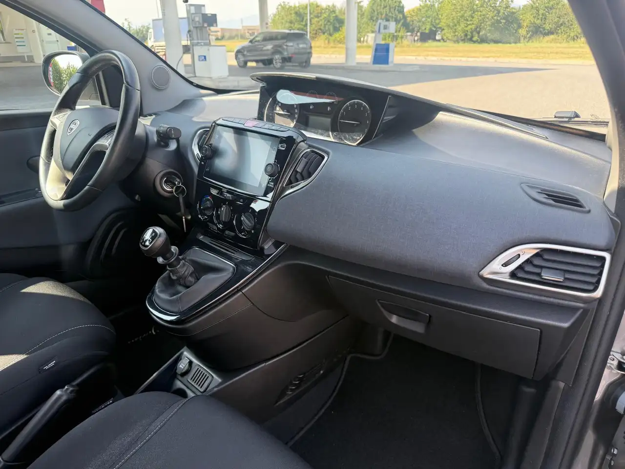 Lancia Ypsilon 2022 — фото 7