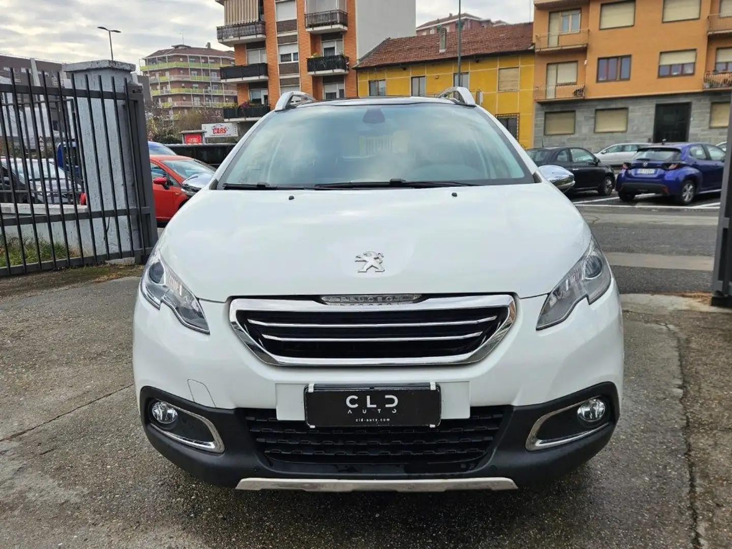 Peugeot 2008 1° serie 1.6 e-HDi 115 CV Stop&Start Allure White - 2