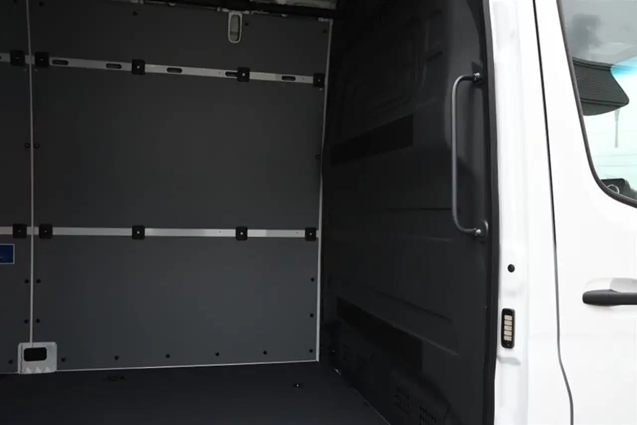 Mercedes-Benz Sprinter снимка Mercedes-Benz Sprinter