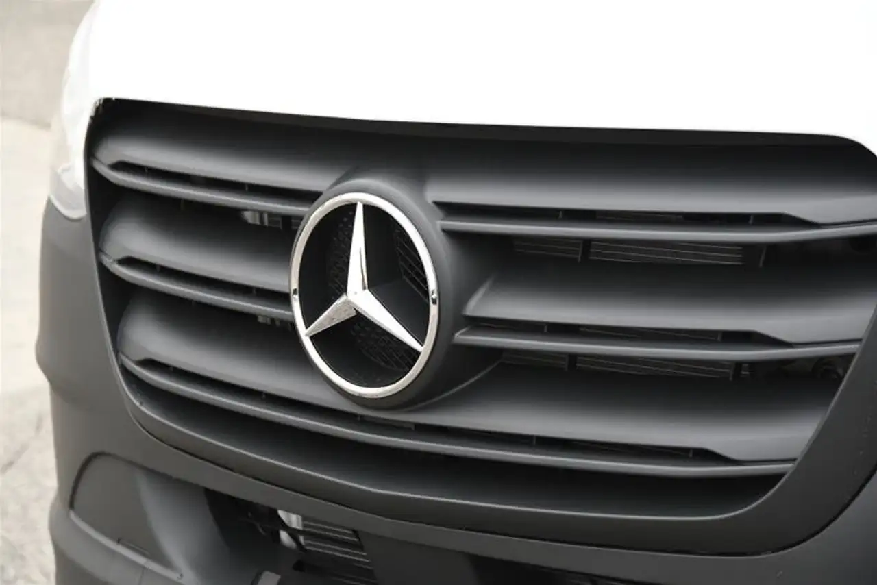Mercedes-Benz Sprinter снимка Mercedes-Benz Sprinter