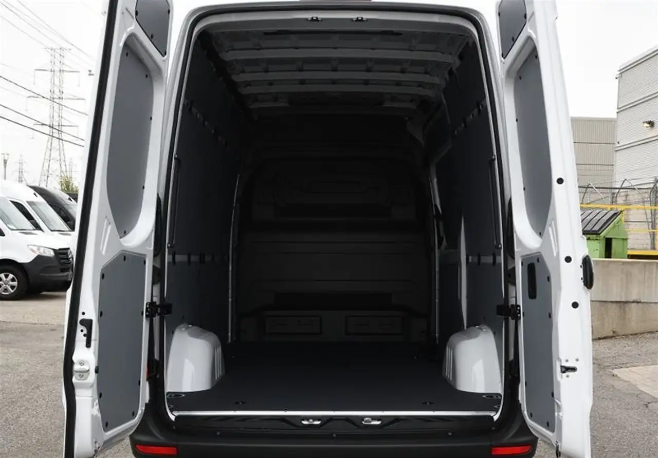 Mercedes-Benz Sprinter снимка Mercedes-Benz Sprinter