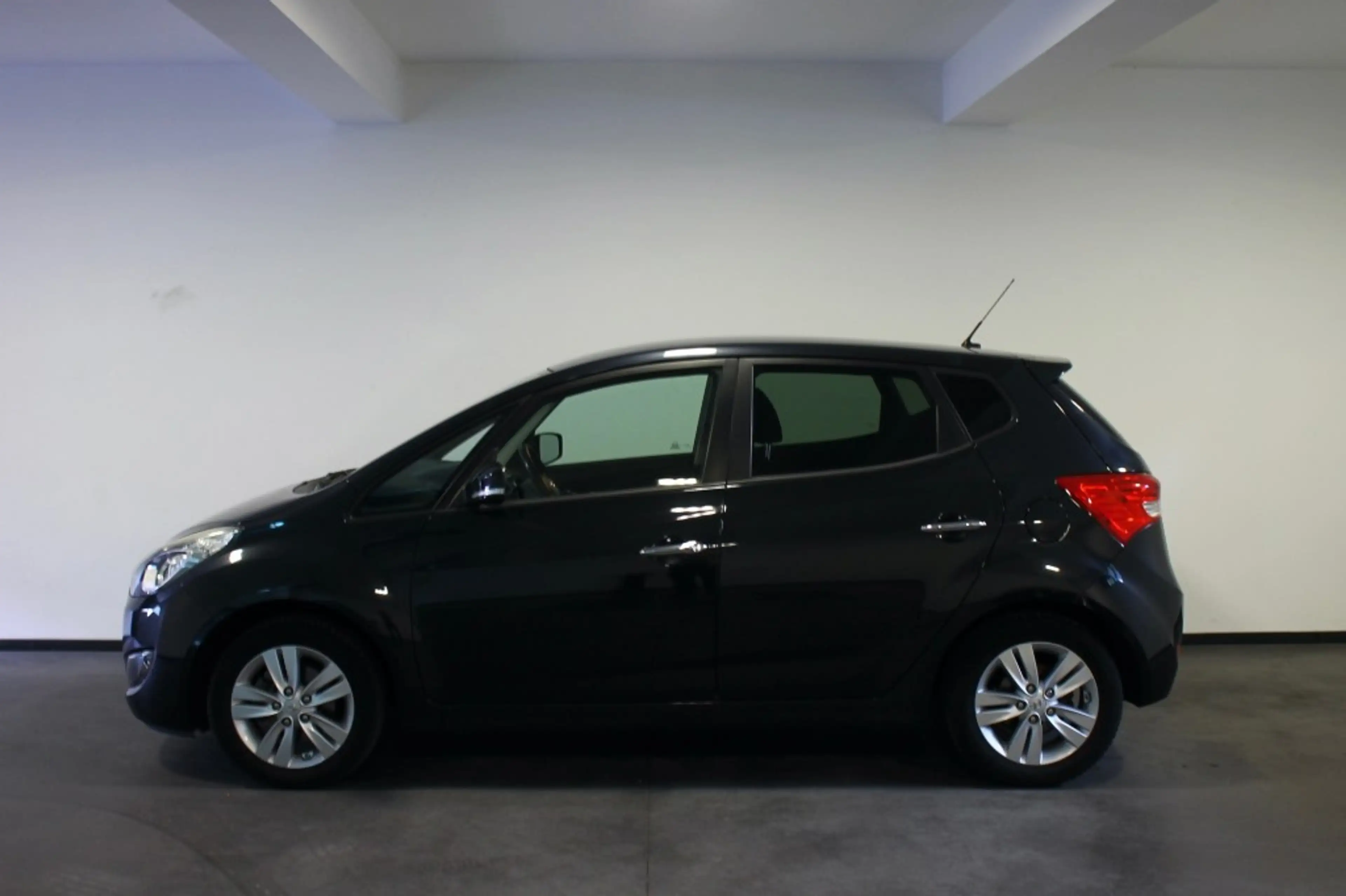 Hyundai iX20 1.4I I-VISION — photo 2