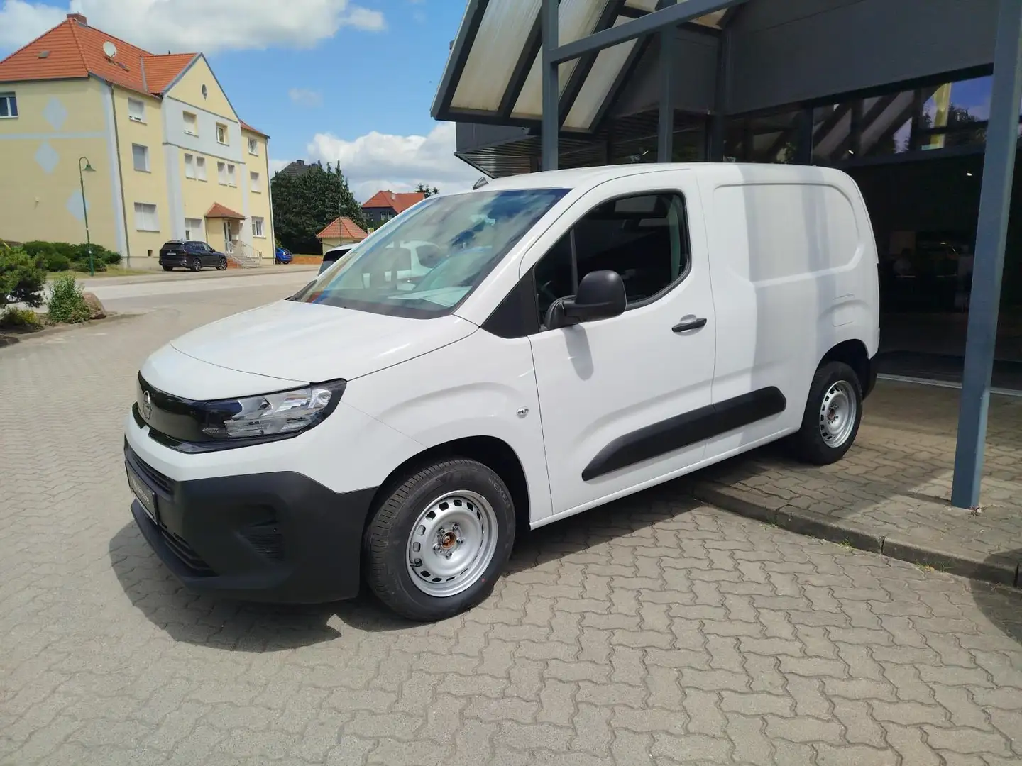 Opel Combo 1.2 Cargo L1 KLIMA*PARKPILOT*TEMPOMAT Weiß - 2