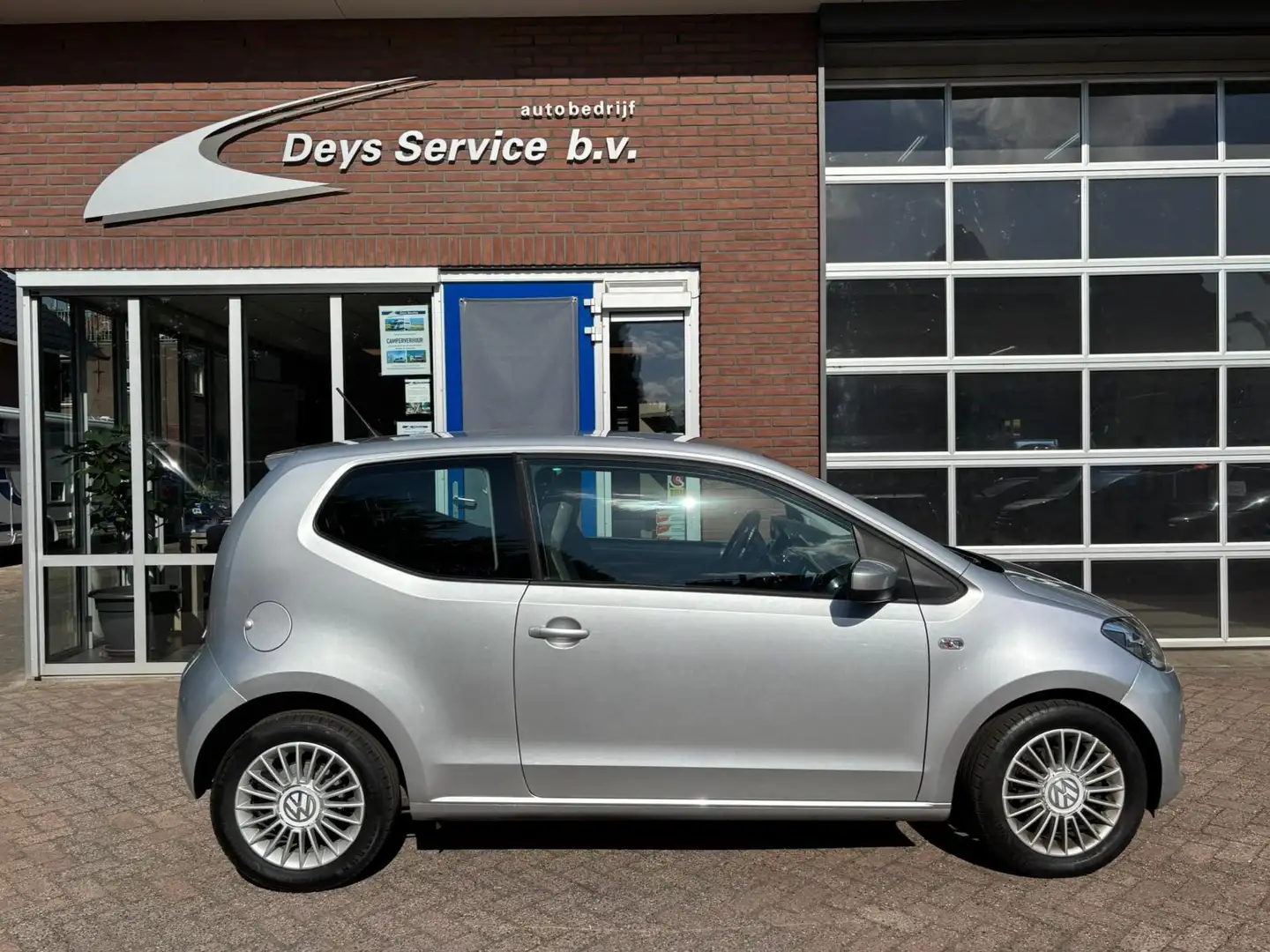 Volkswagen up! 1.0 High Up BlueMotion | Cruise Control | Airco | Grijs - 2