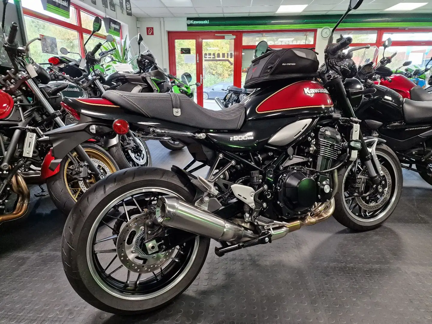 Kawasaki Z900RS Fekete - 2