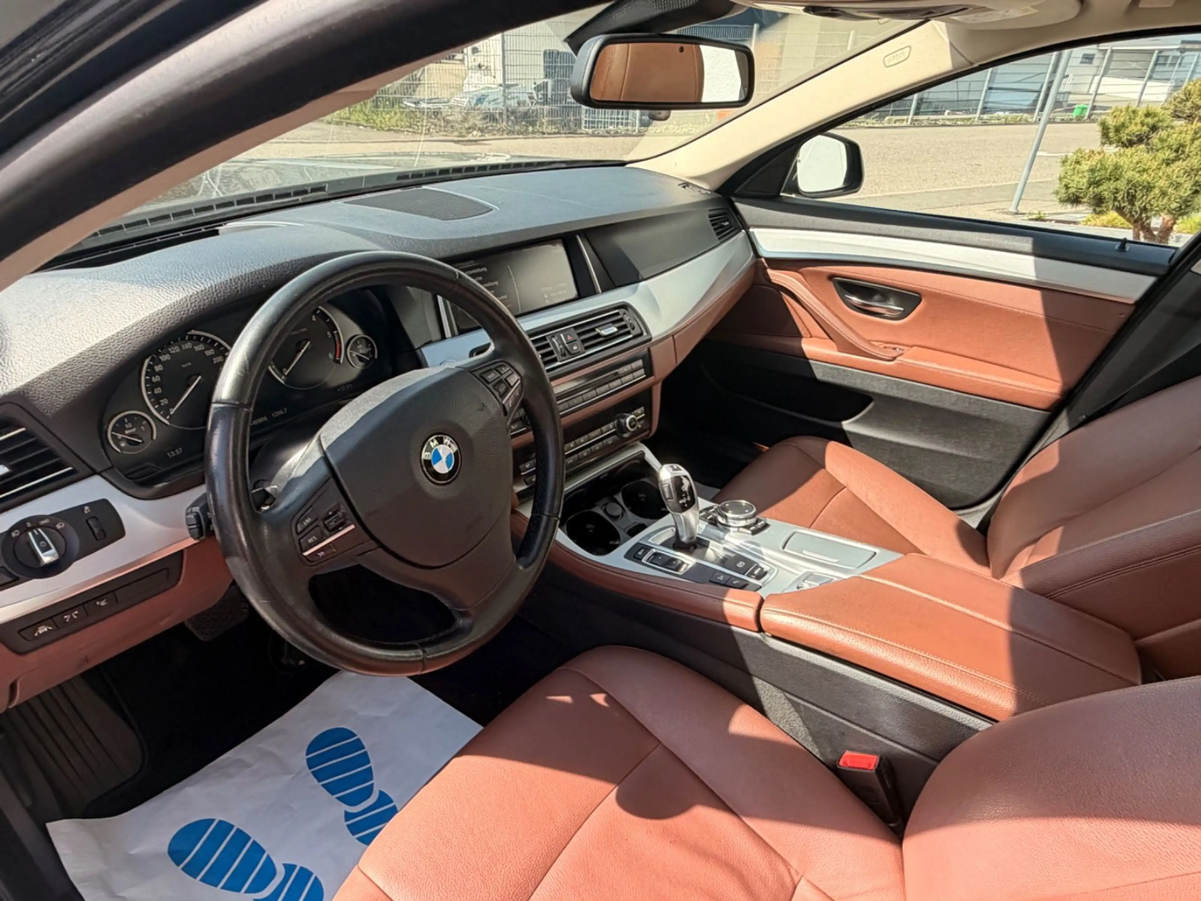 BMW 530 d 5 xDrive F11 Touring/AHK/PANO/Navi — photo 6