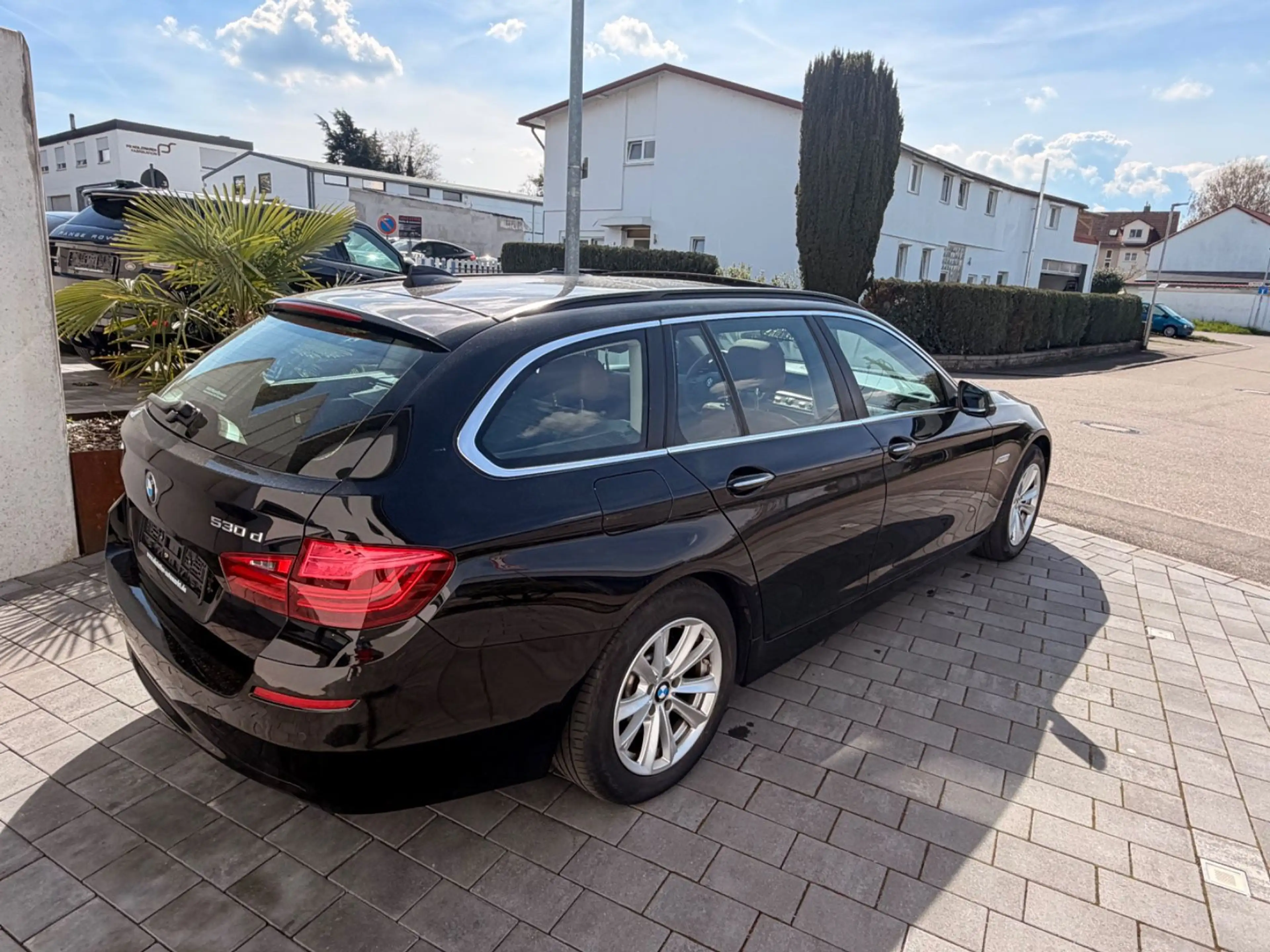 BMW 530 d 5 xDrive F11 Touring/AHK/PANO/Navi — photo 2