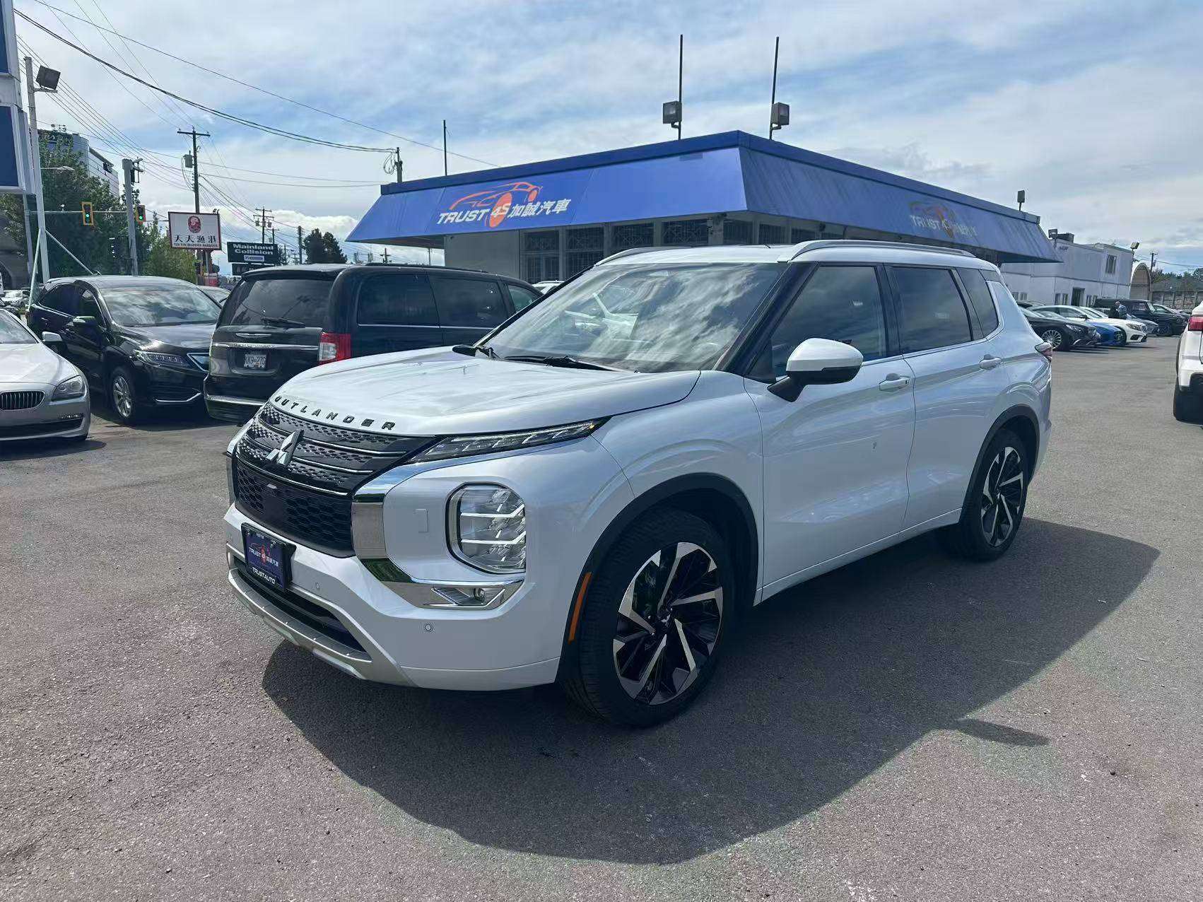 2022 Mitsubishi Outlander GT Premium 7 Seats with 360 Backup Camera