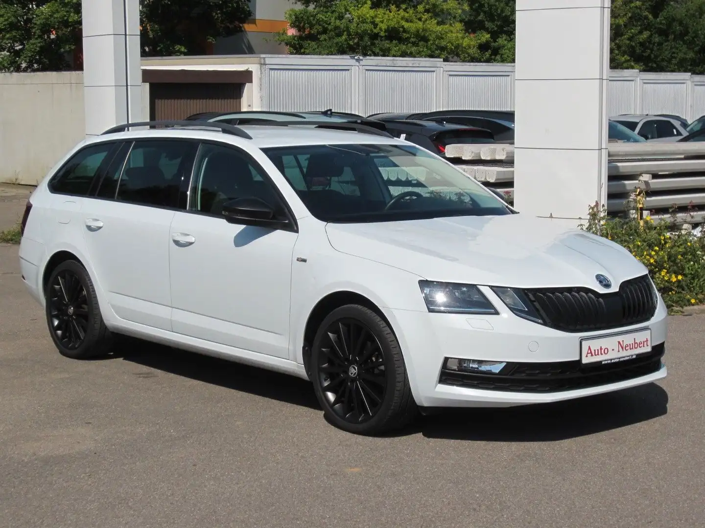 Skoda Octavia 2.0TDI *Automatik*LED*PDC*NAVI*8-fach* White - 2