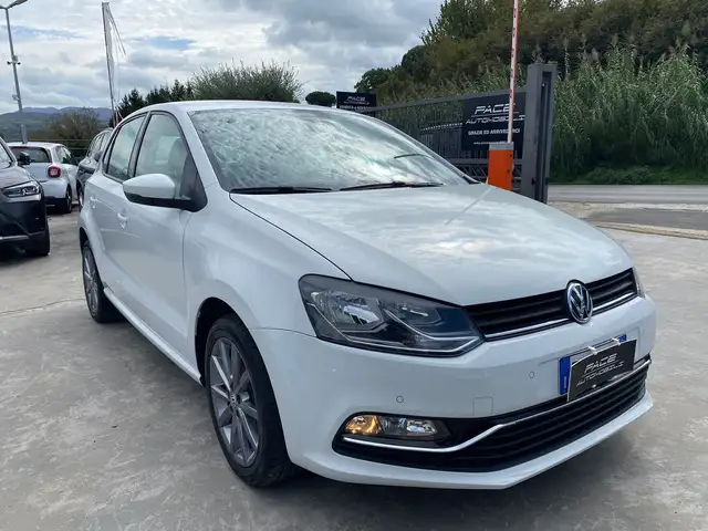 Volkswagen Polo view 3