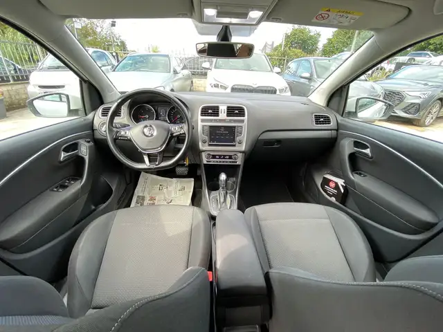 Volkswagen Polo view 9