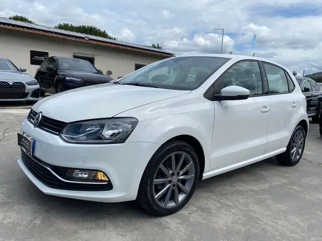 Volkswagen Polo view 5