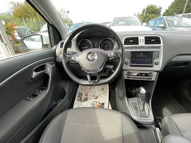 Volkswagen Polo view 8