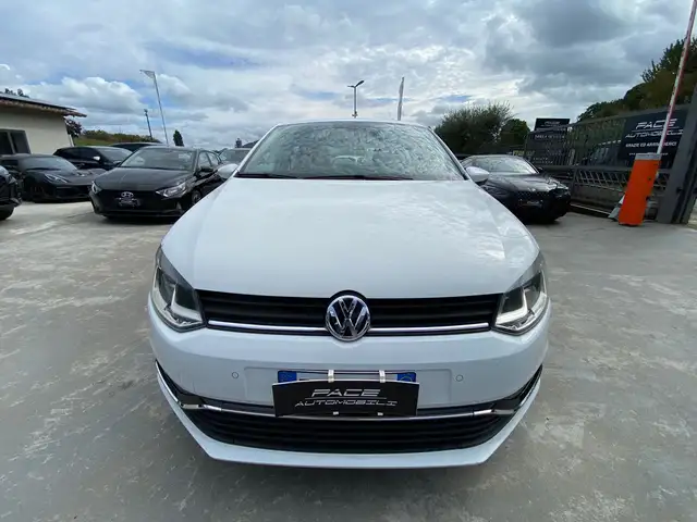 Volkswagen Polo view 4