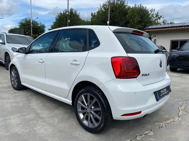 Volkswagen Polo view 12