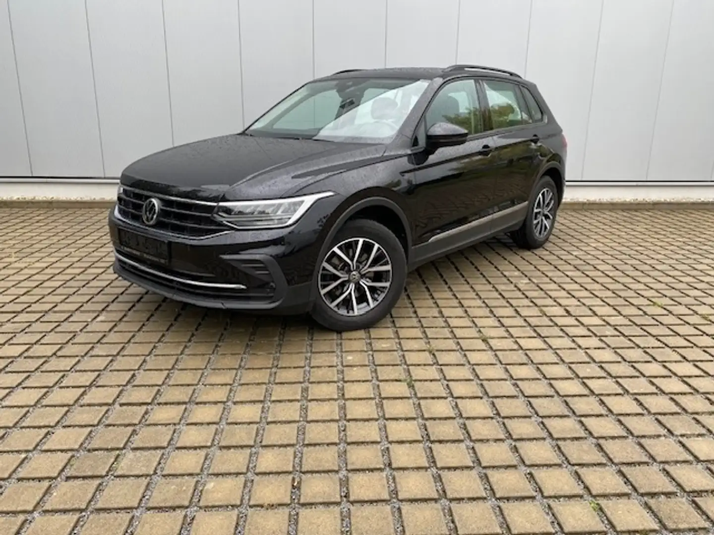 Volkswagen Tiguan 2.0 TDI Life AHK/LED/17-ZOLL/NAVI+VZE/BUSINESS-PR Schwarz - 2