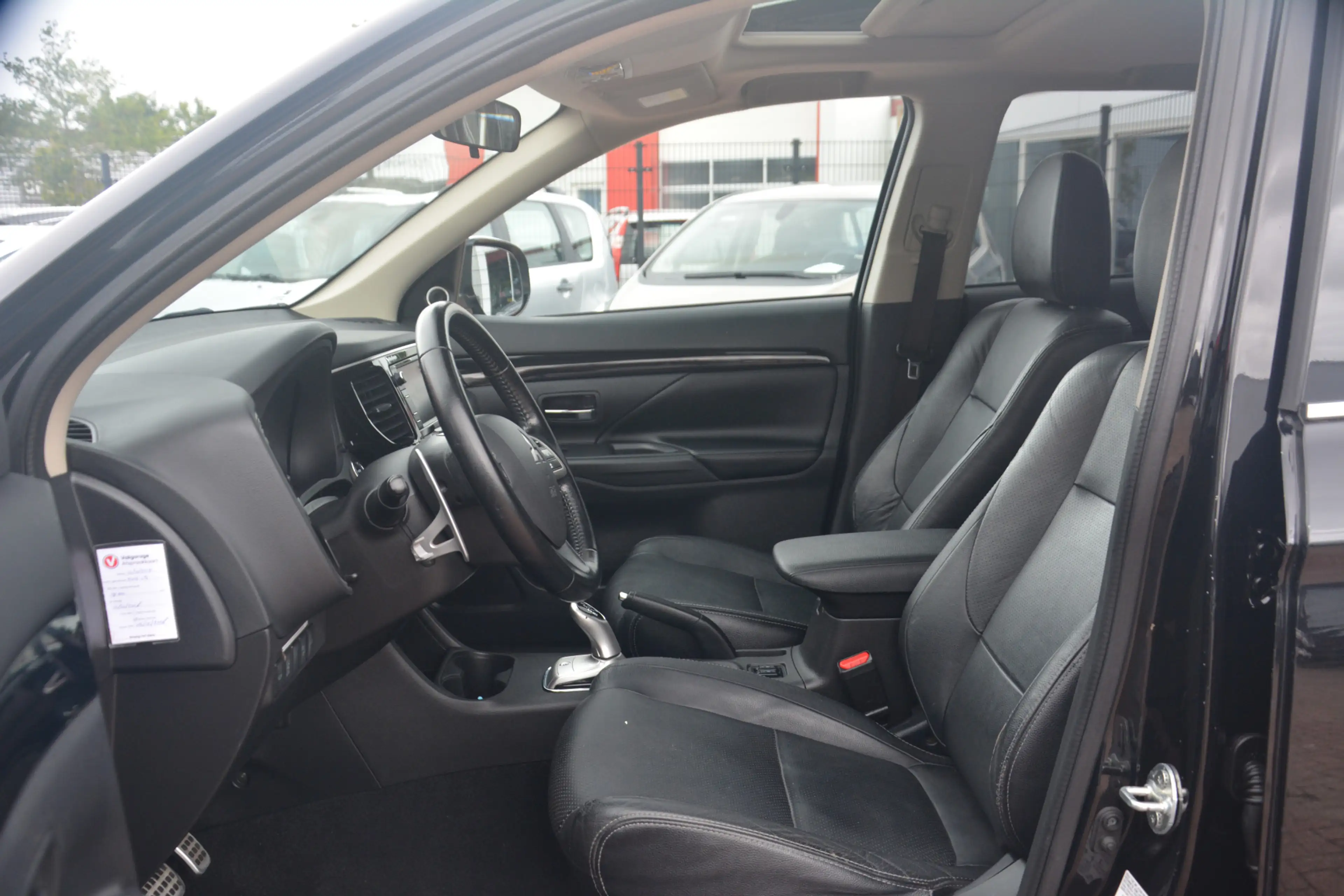 Mitsubishi Outlander 2.0 PHEV Instyle+ | Navigatie | Schuifkantel-dak | — photo 6