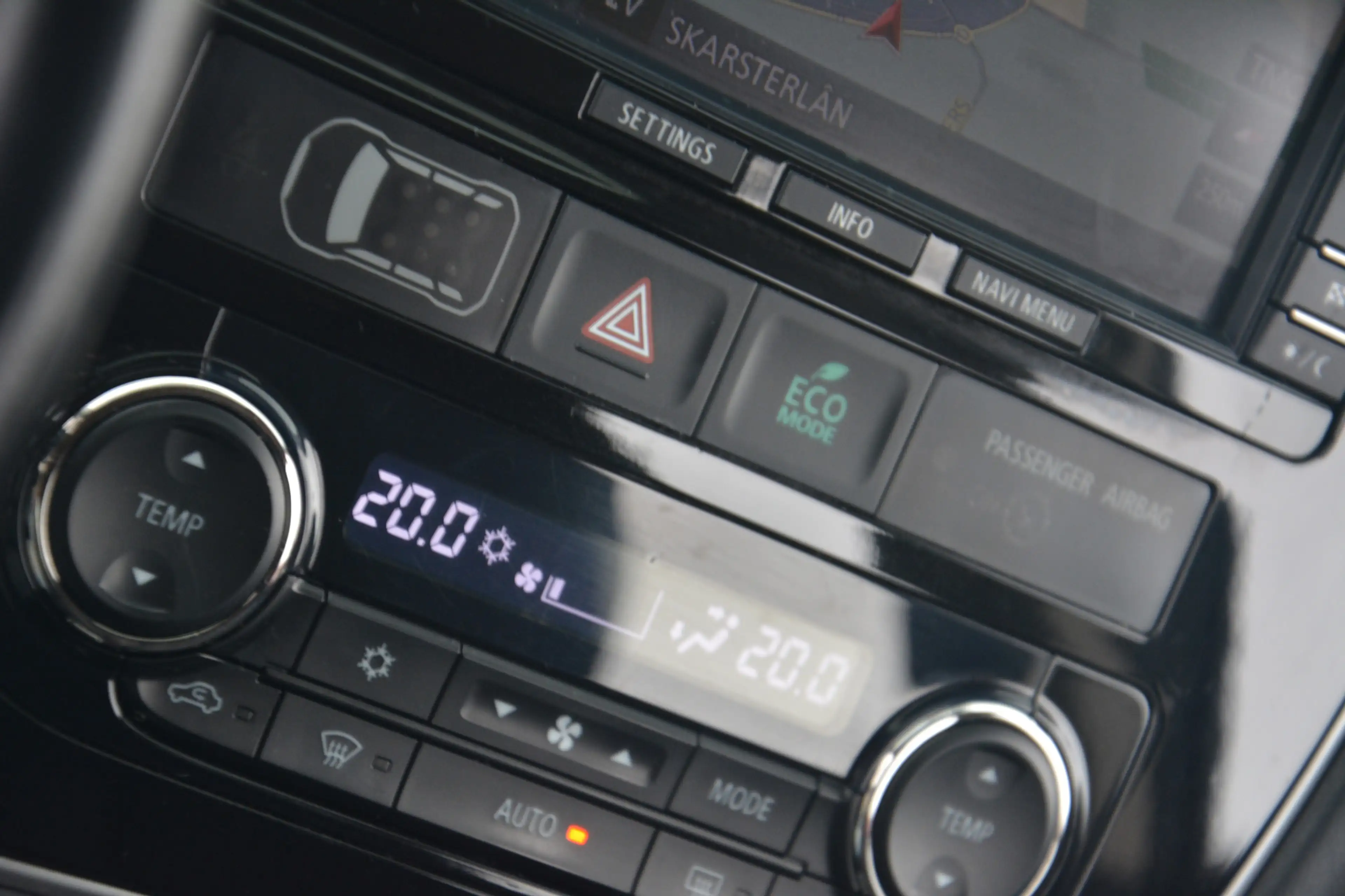 Mitsubishi Outlander 2.0 PHEV Instyle+ | Navigatie | Schuifkantel-dak | — photo 25