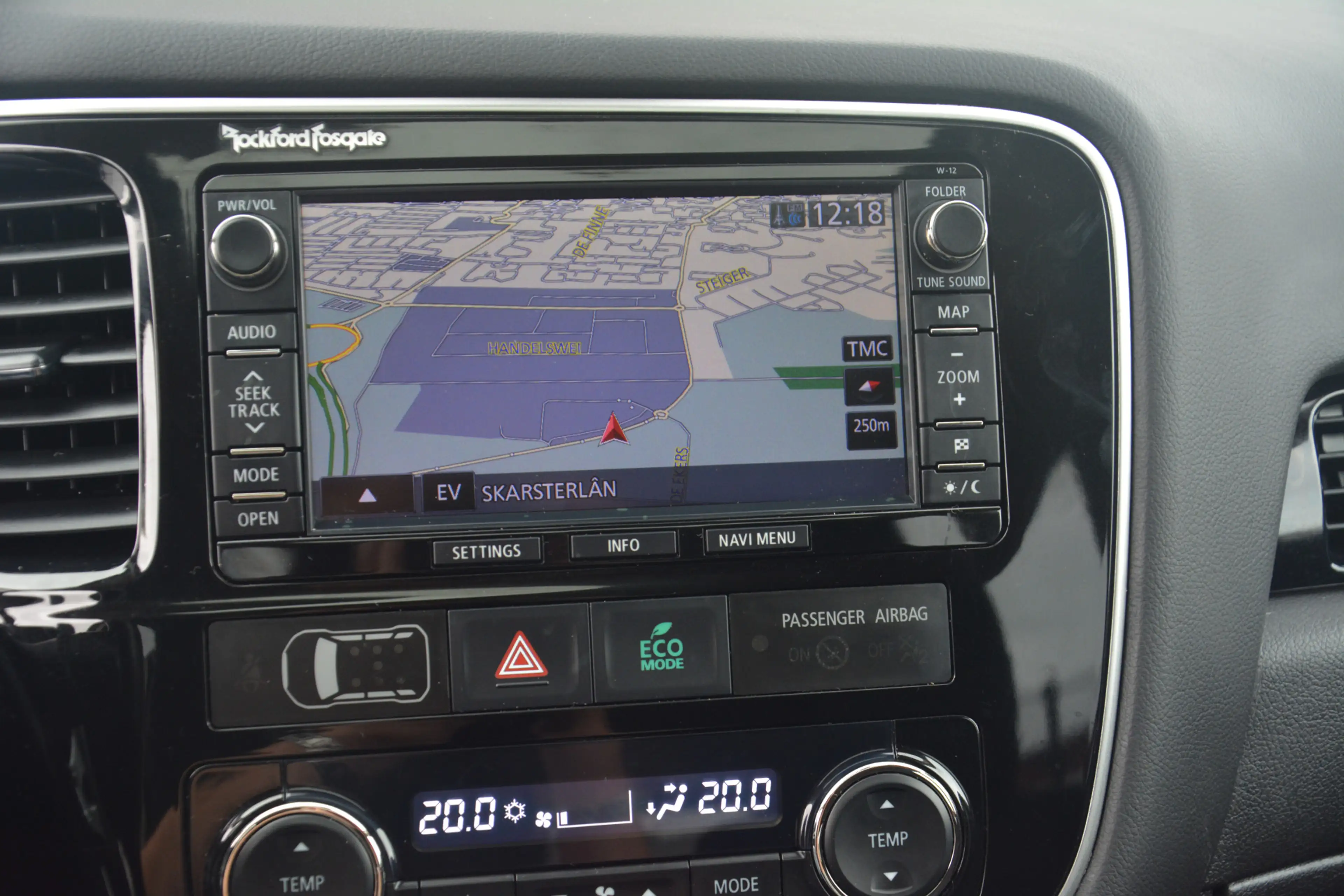 Mitsubishi Outlander 2.0 PHEV Instyle+ | Navigatie | Schuifkantel-dak | — photo 16