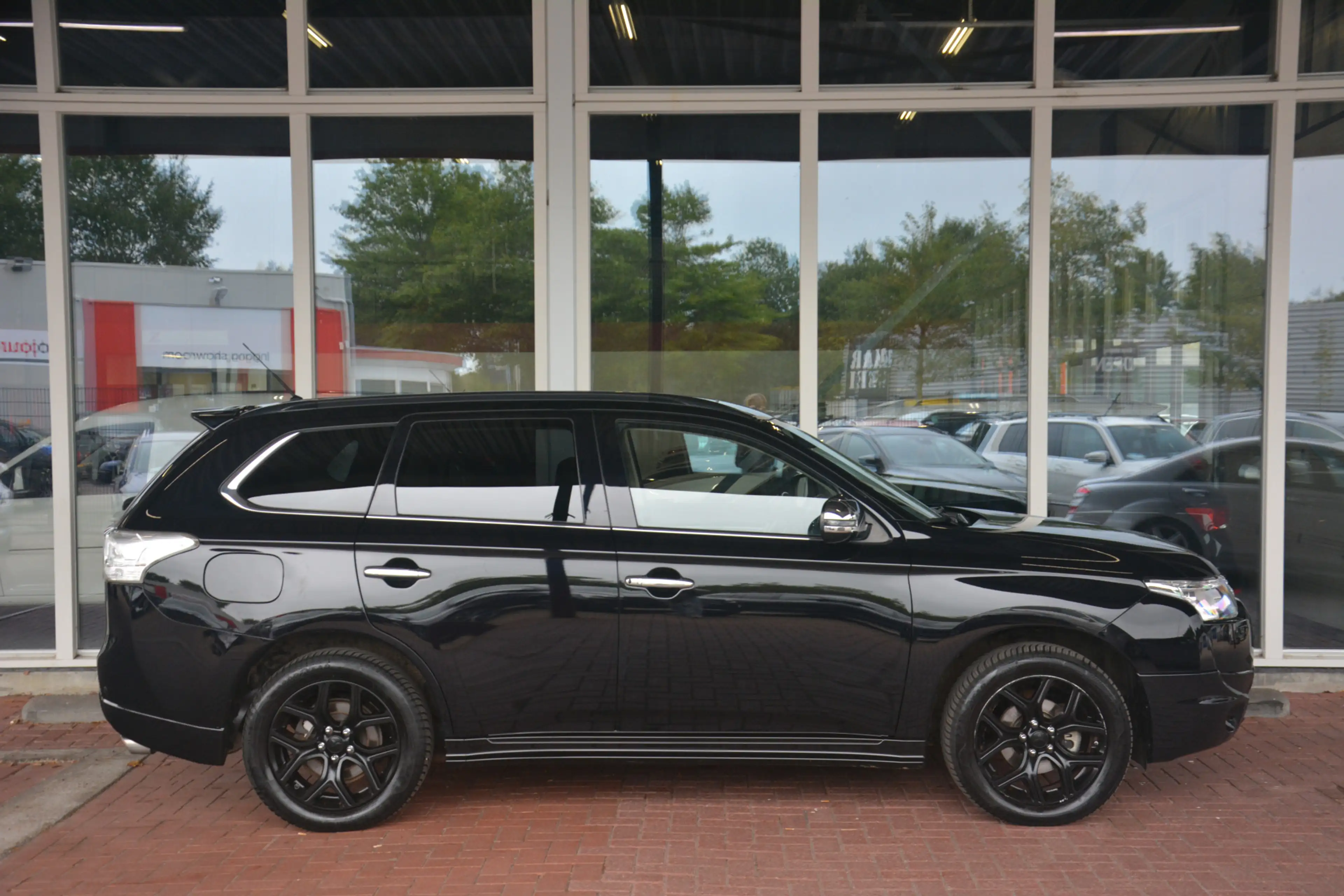 Mitsubishi Outlander 2.0 PHEV Instyle+ | Navigatie | Schuifkantel-dak | — photo 29