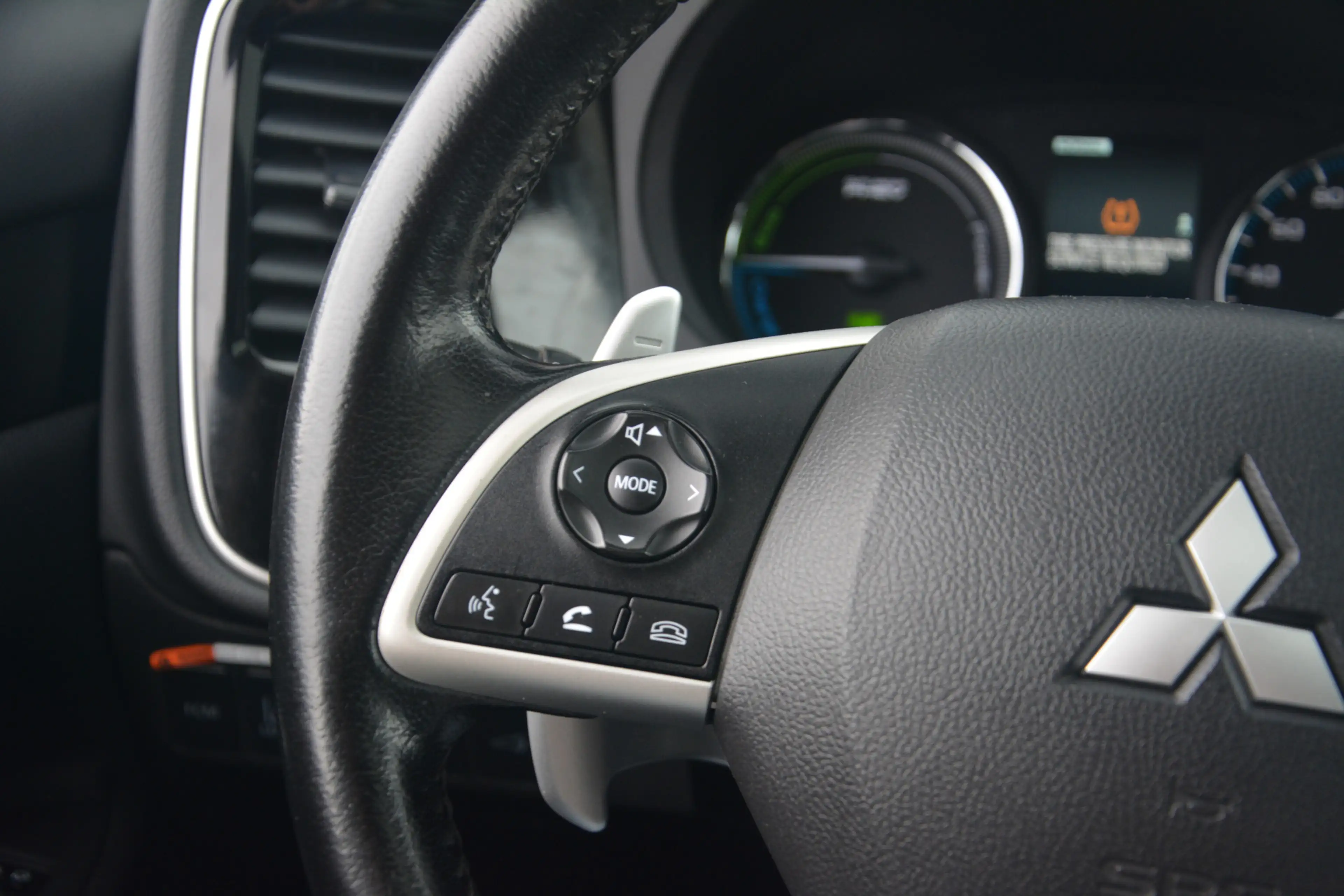 Mitsubishi Outlander 2.0 PHEV Instyle+ | Navigatie | Schuifkantel-dak | — photo 12