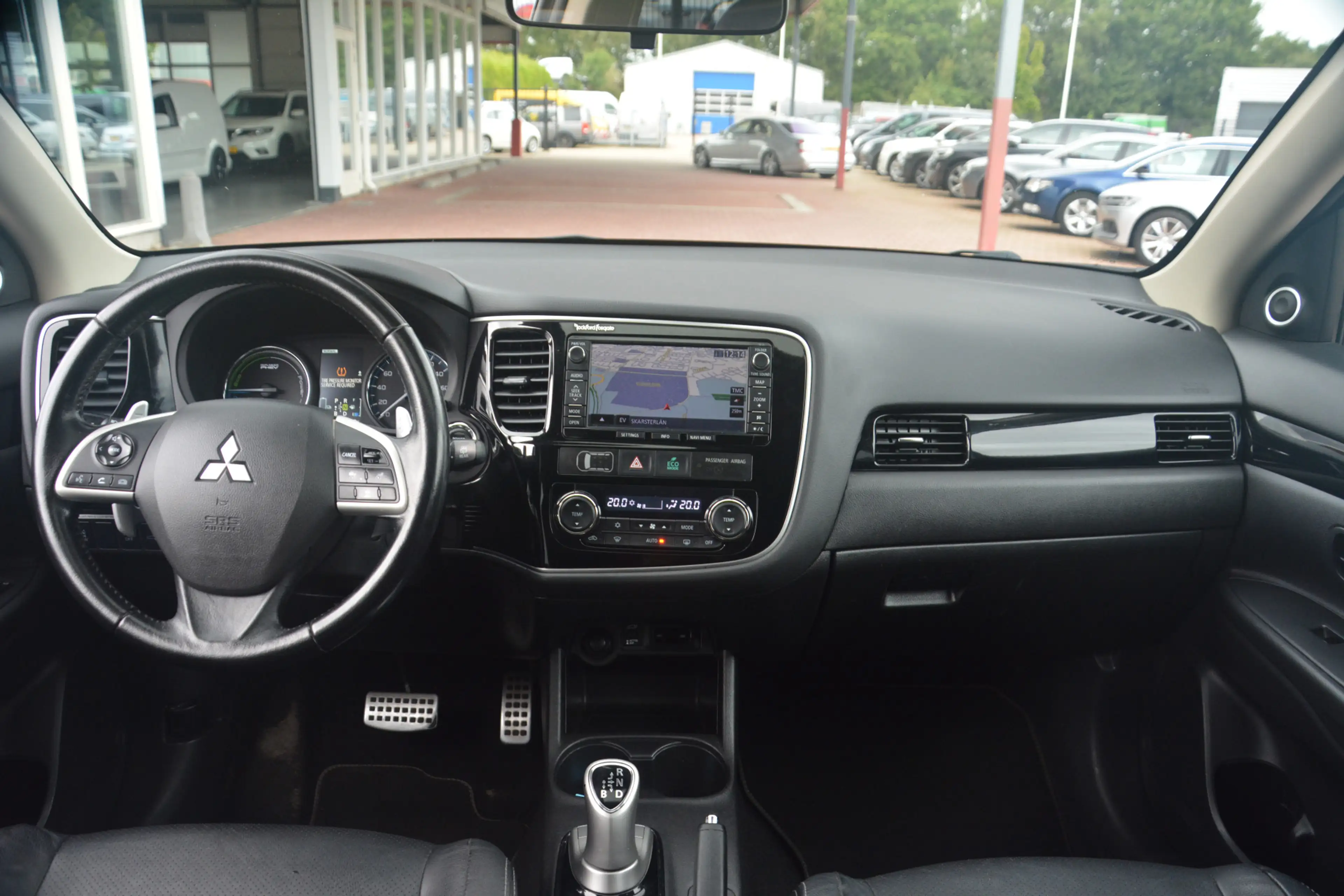 Mitsubishi Outlander 2.0 PHEV Instyle+ | Navigatie | Schuifkantel-dak | — photo 4