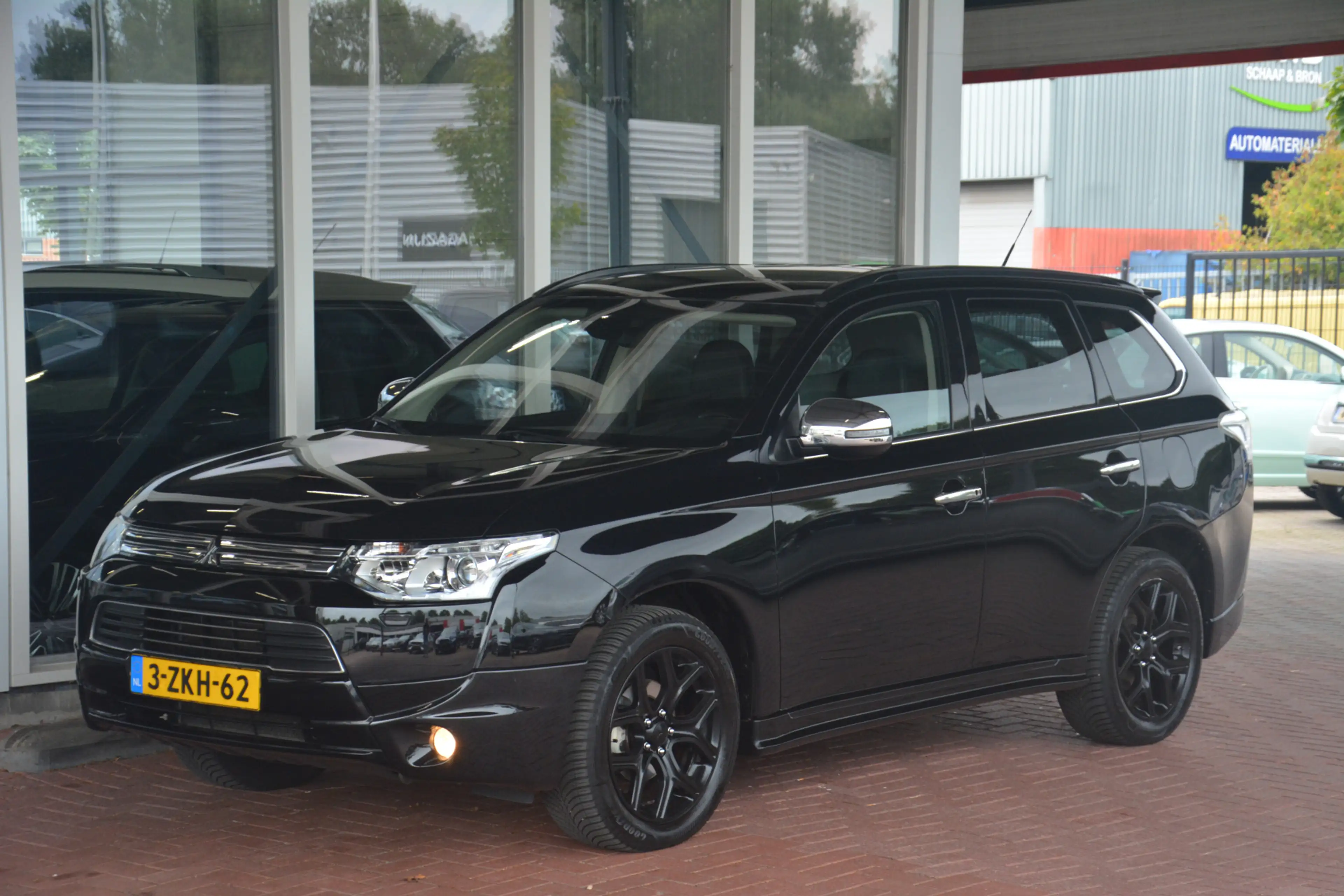 Mitsubishi Outlander 2.0 PHEV Instyle+ | Navigatie | Schuifkantel-dak | — photo 32