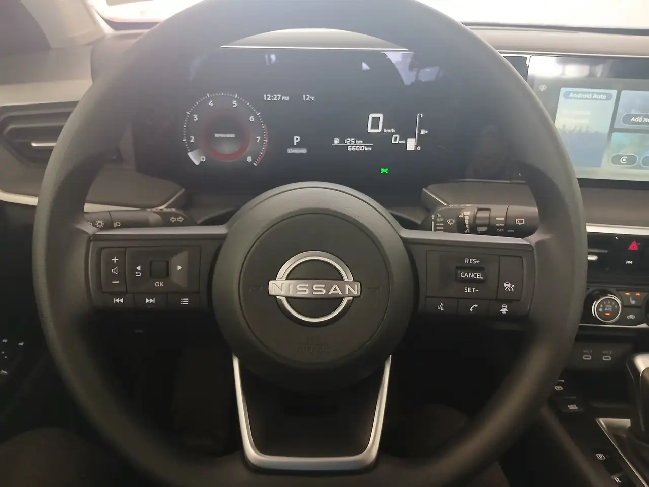 2025 Nissan Kicks