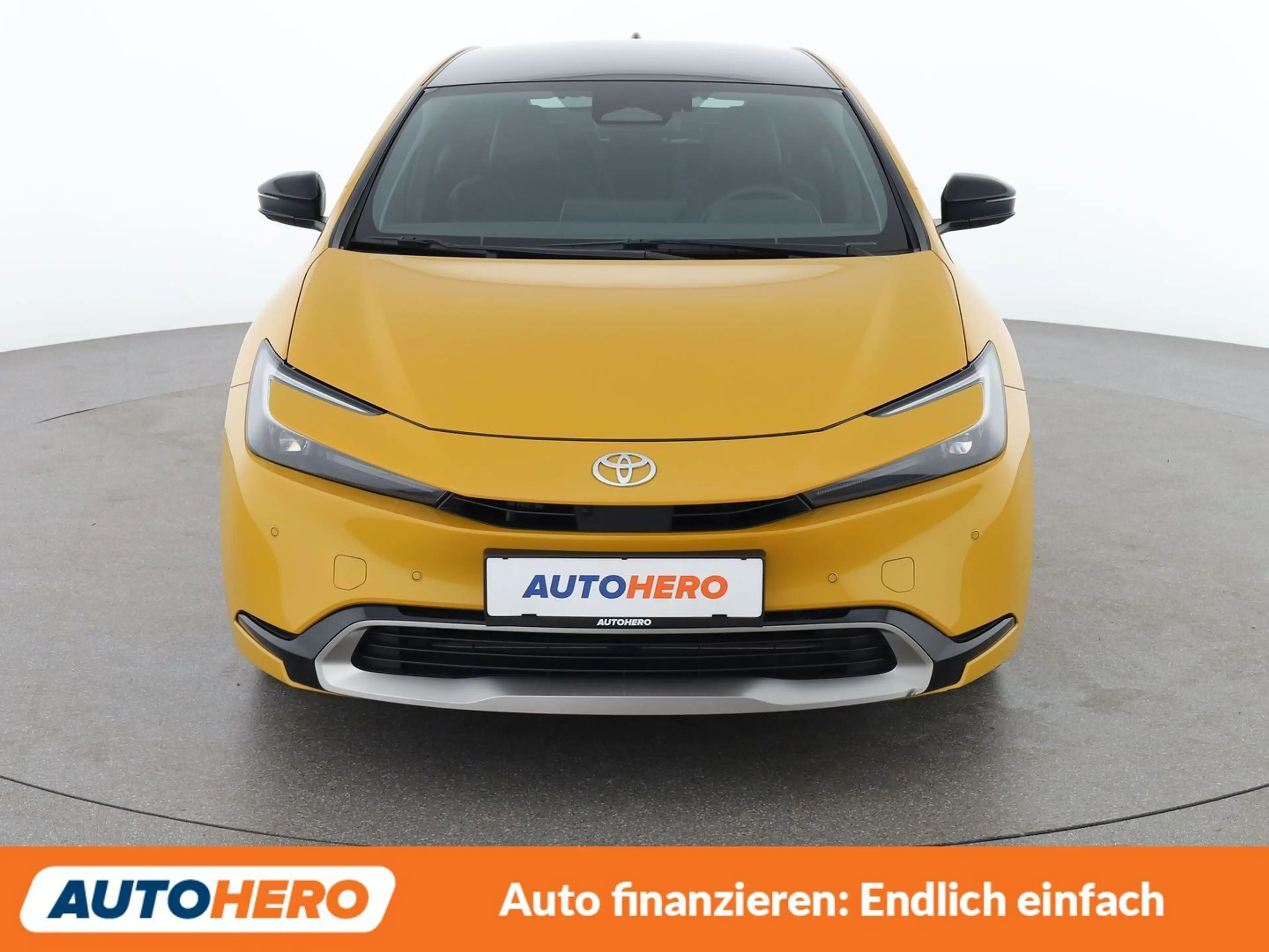 Toyota Prius 2.0 Plug-in Hybrid Executive — photo 9