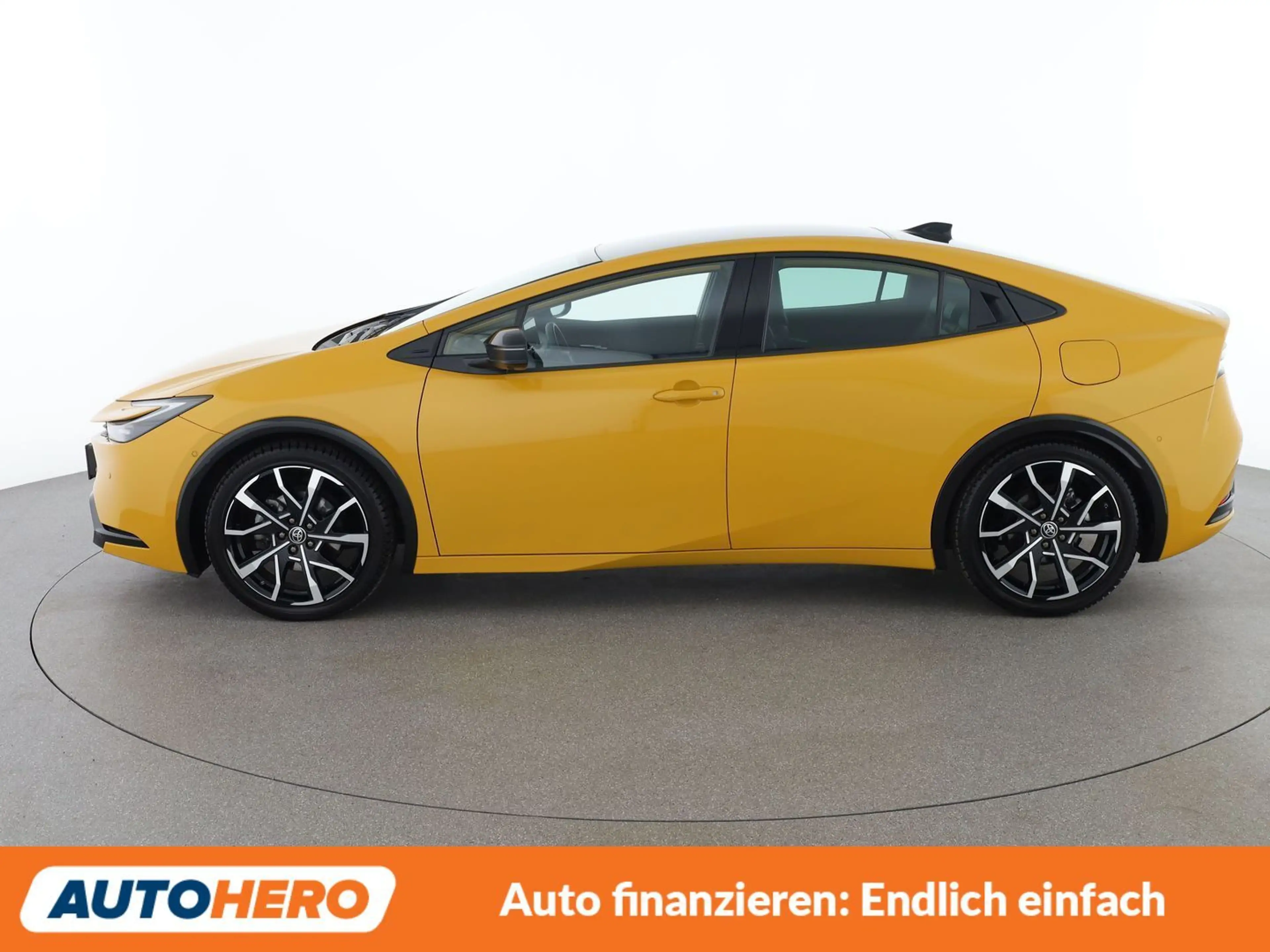 Toyota Prius 2.0 Plug-in Hybrid Executive — photo 3