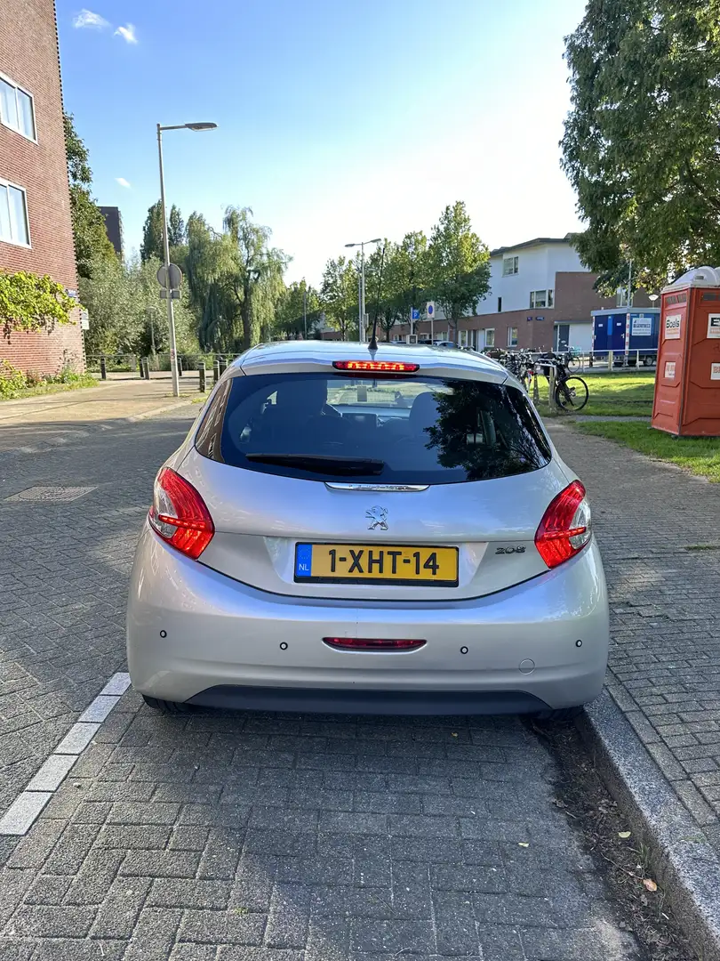 Peugeot 208 1.4 HDi Active Grijs - 2