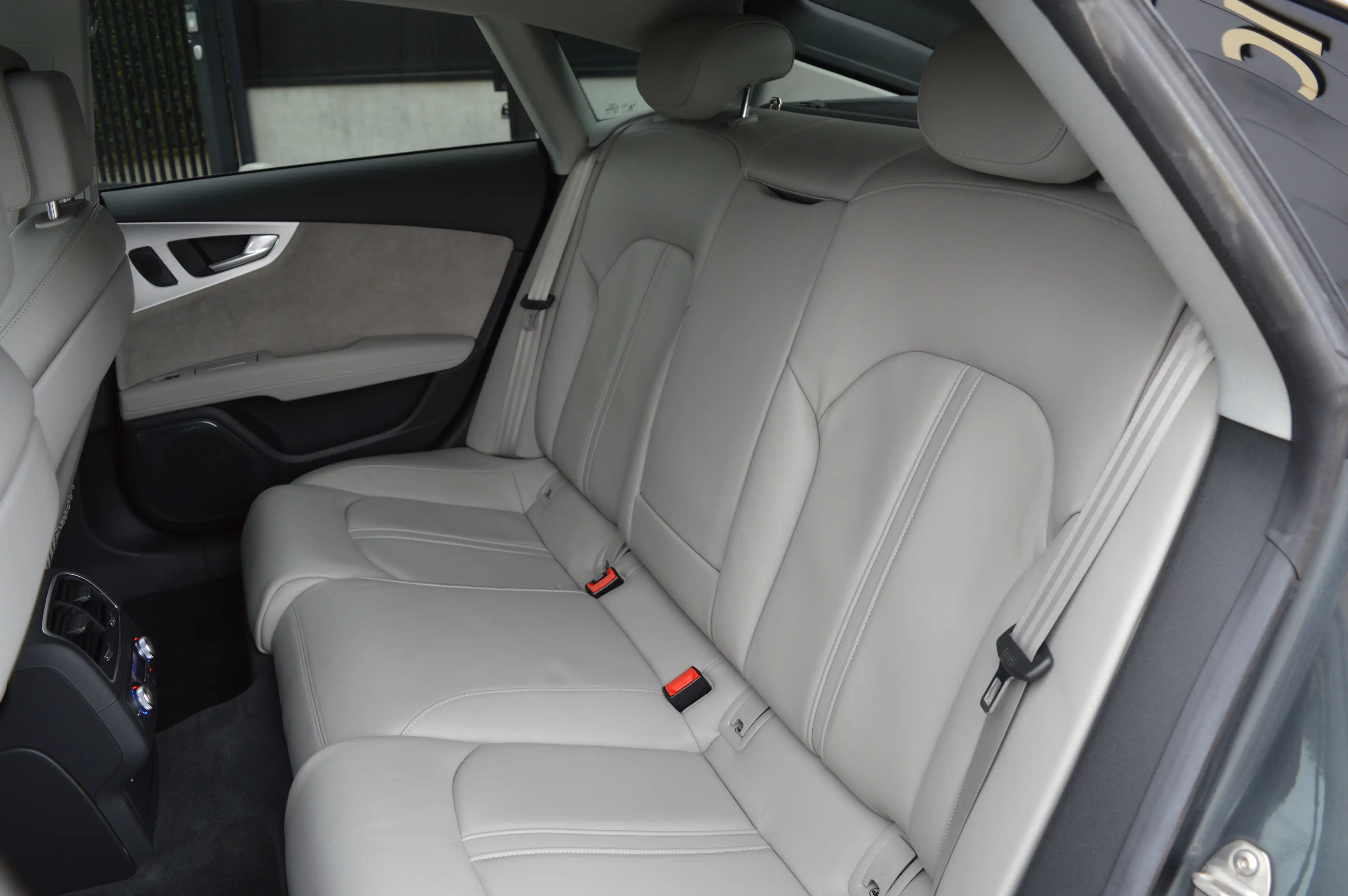 Audi S7 Sportback 4.0i V8 Top condition - 1 HAND — photo 9