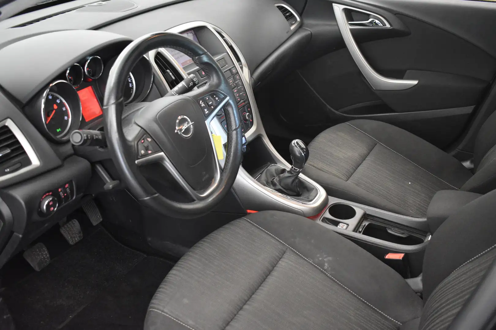 Opel Astra Sports Tourer 1.4 Edition Zwart - 2