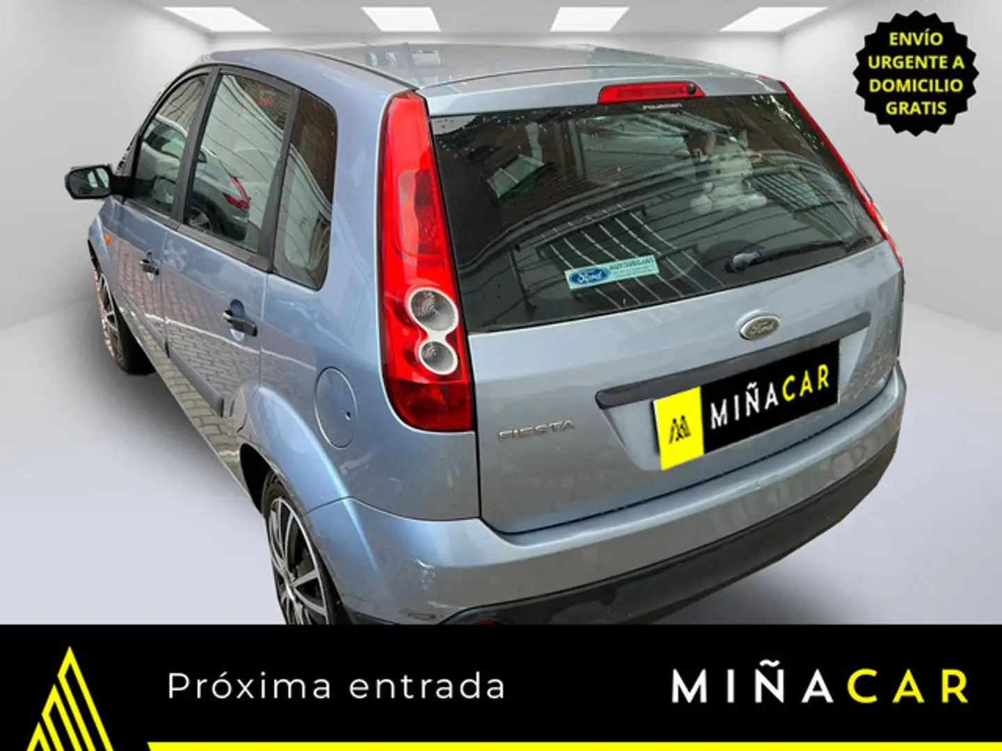 Ford Fiesta 1.3 Ambiente Gris - 2