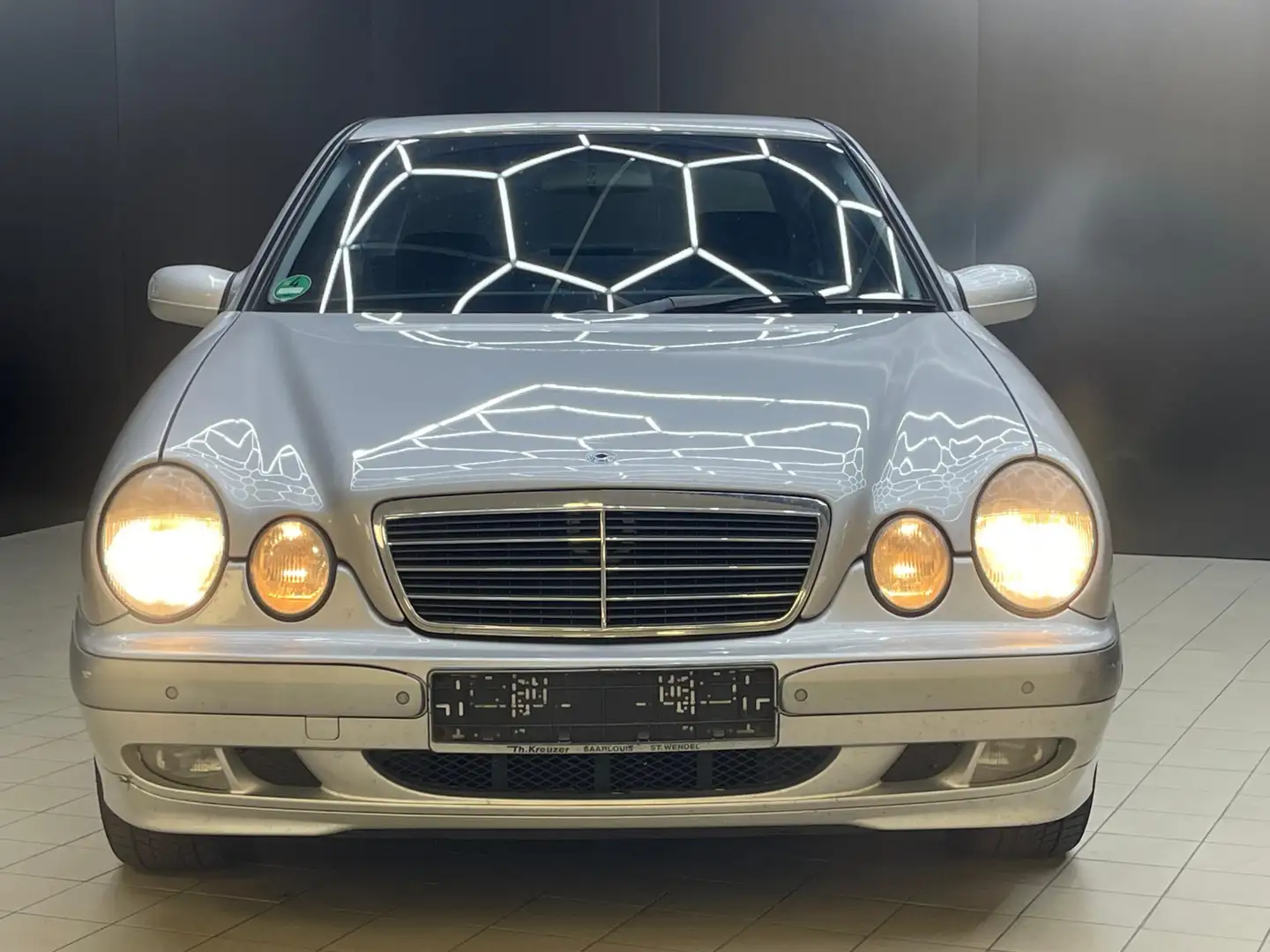 Mercedes-Benz E 280 Aut. 4Matic MEMO+SITHZ+KLIMA+TEMP+MFL+PDC+ Gümüş rengi - 2