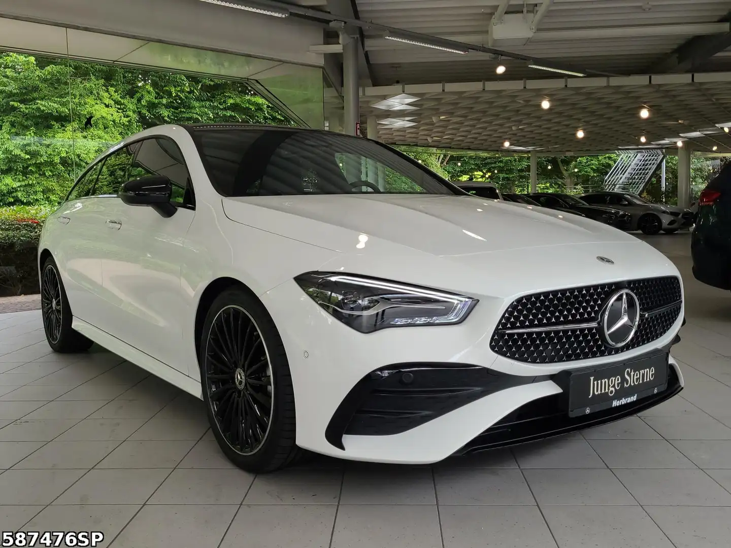 Mercedes-Benz CLA 180 AMG  19" Pano Night. LHZ. Weiß - 2