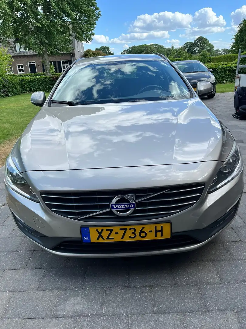 Volvo V60 V60 1.6 D2 R-Design Grijs - 2