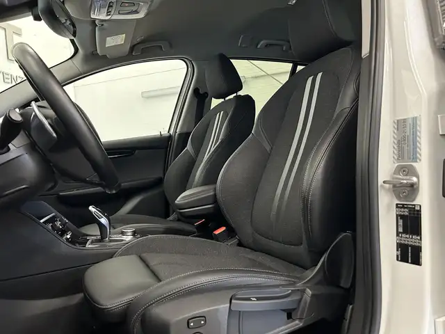 BMW 2 Series view 14