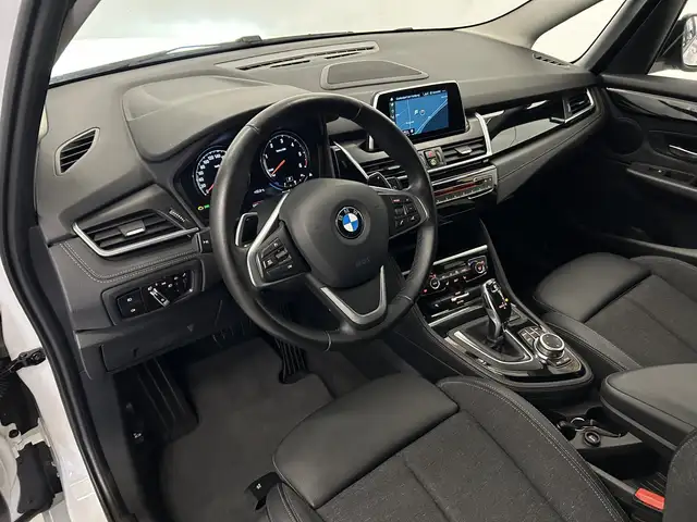 BMW 2 Series view 8