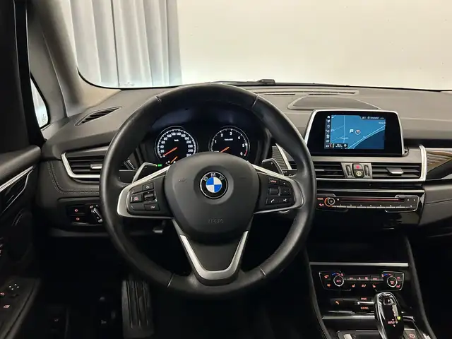 BMW 2 Series view 11