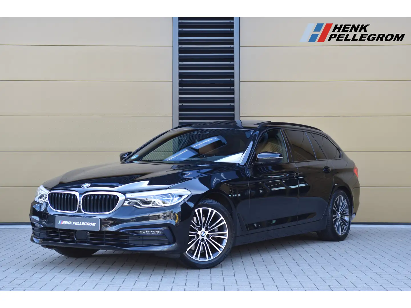 BMW 520 5-serie Touring 520i High Executive * Sport line * Zwart - 1