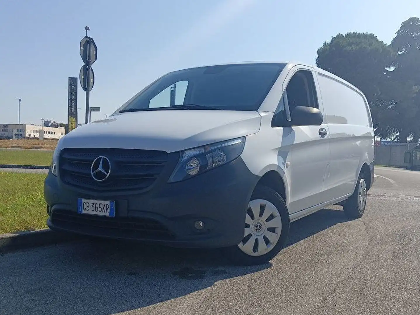 Mercedes-Benz Vito LONG RWD 114 7 Gtronic Blanc - 2