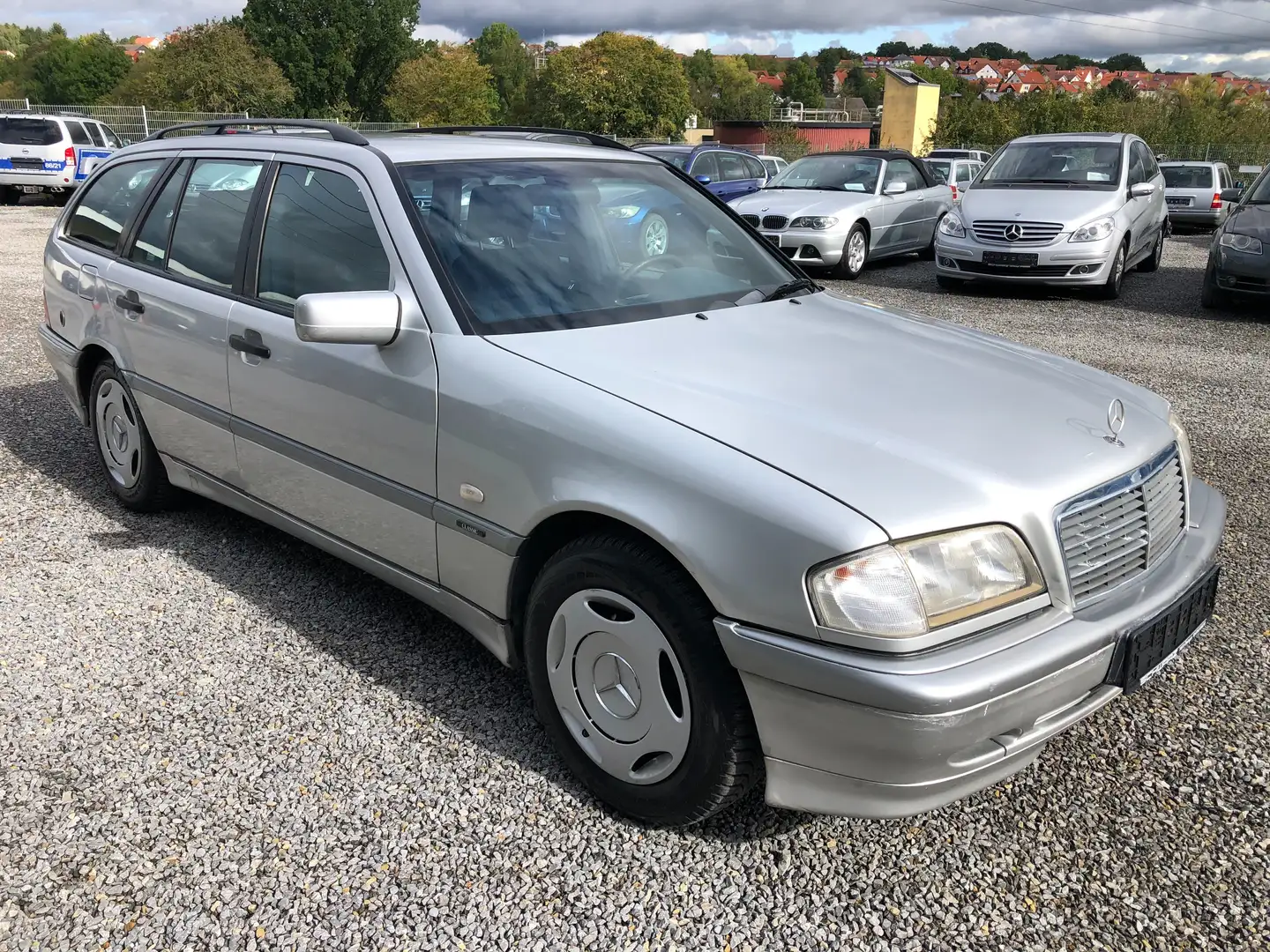 Mercedes-Benz C 180 T Classic Automatik*Klima*LPG* Plateado - 2