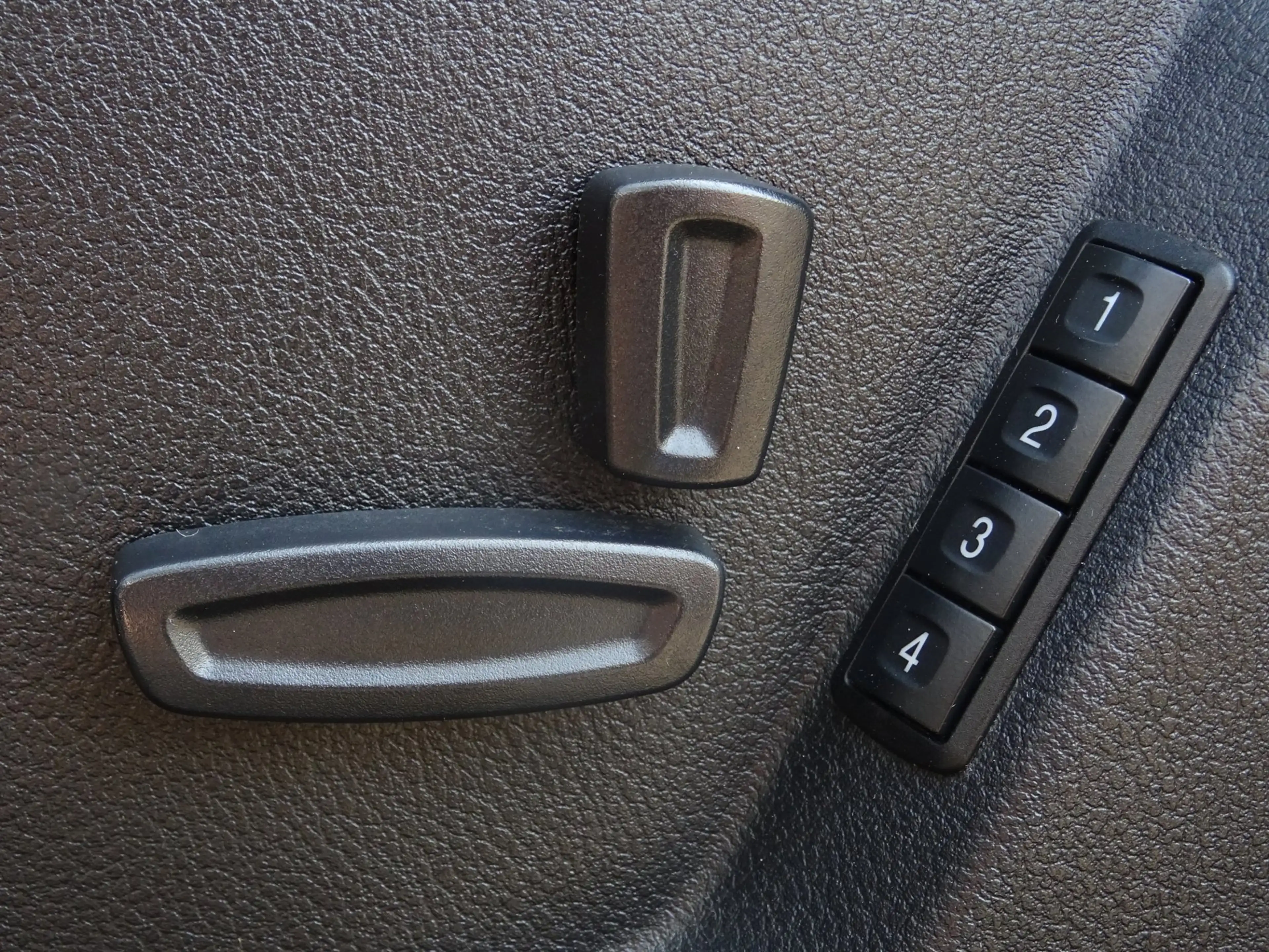Ford Galaxy 1.6 SCTi Platinum BJ2014 FULL OPTIONS! — photo 12