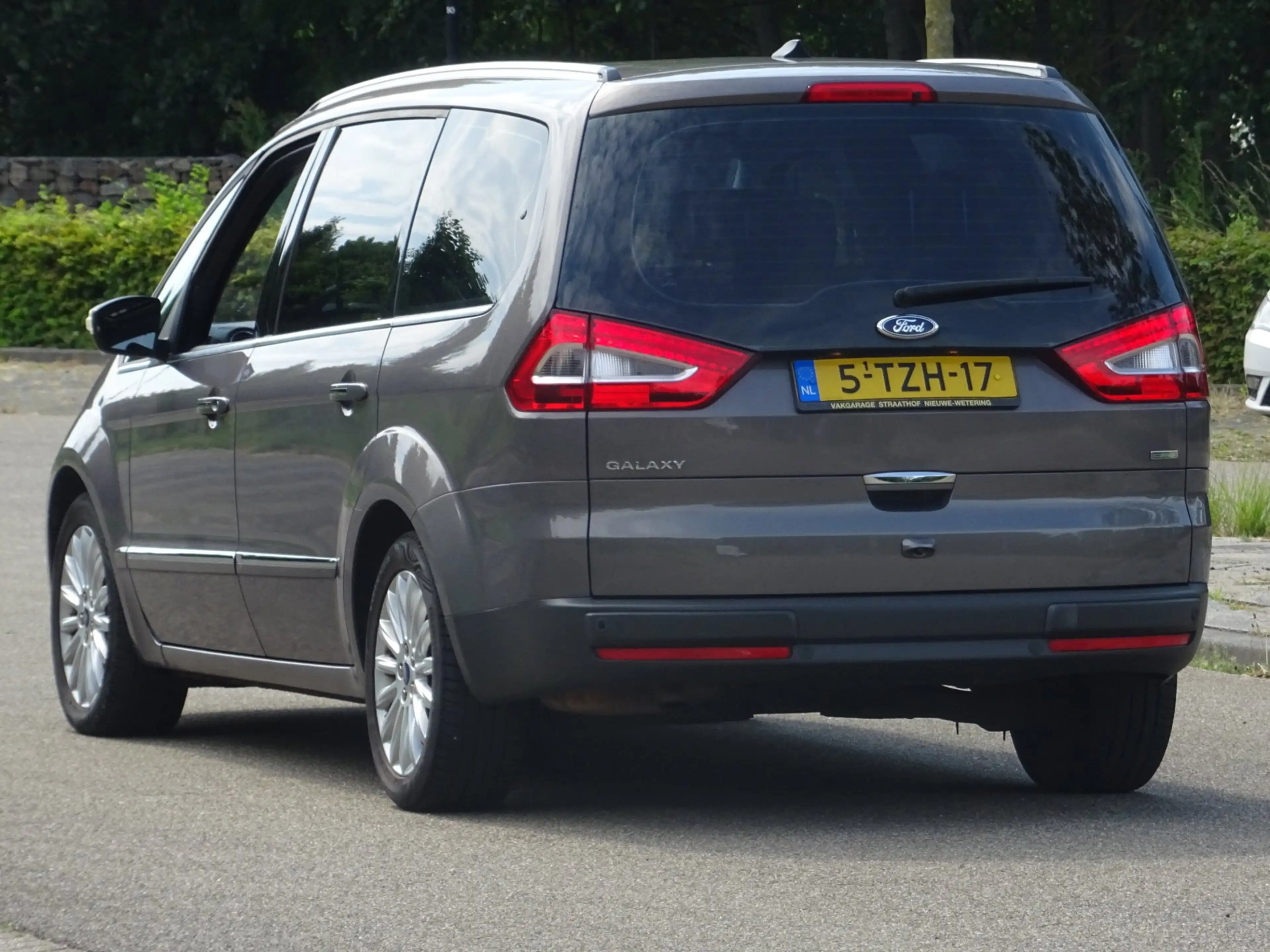 Ford Galaxy 1.6 SCTi Platinum BJ2014 FULL OPTIONS! — photo 2