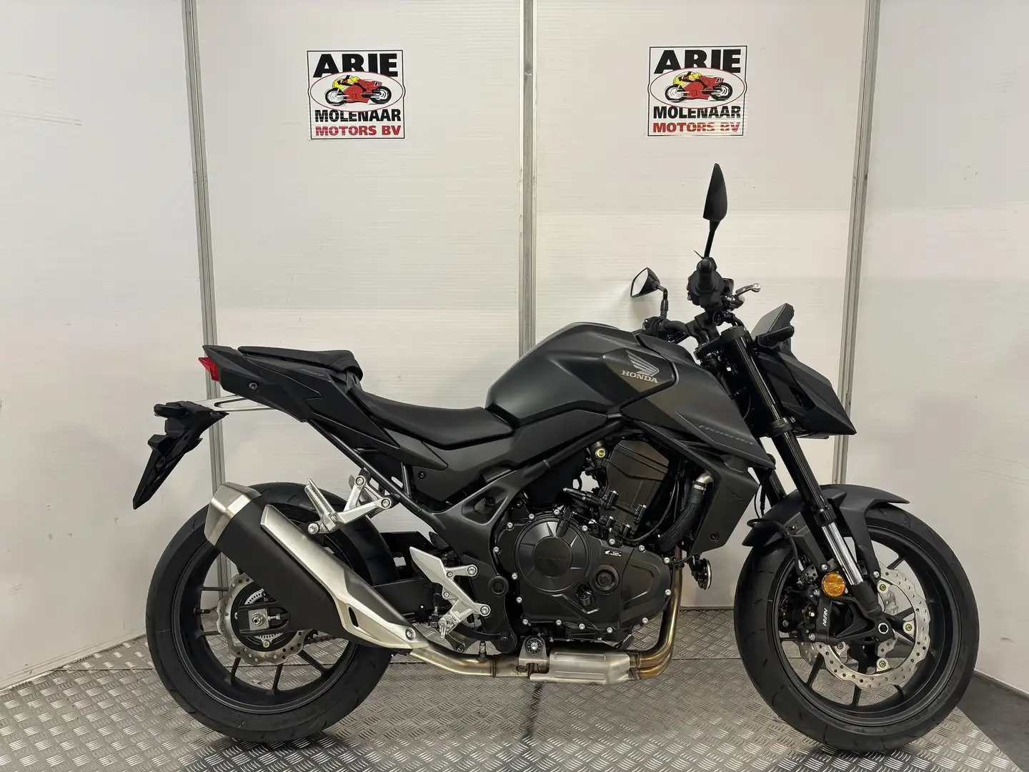 Honda CB 750 Hornet ABS Zwart - 1