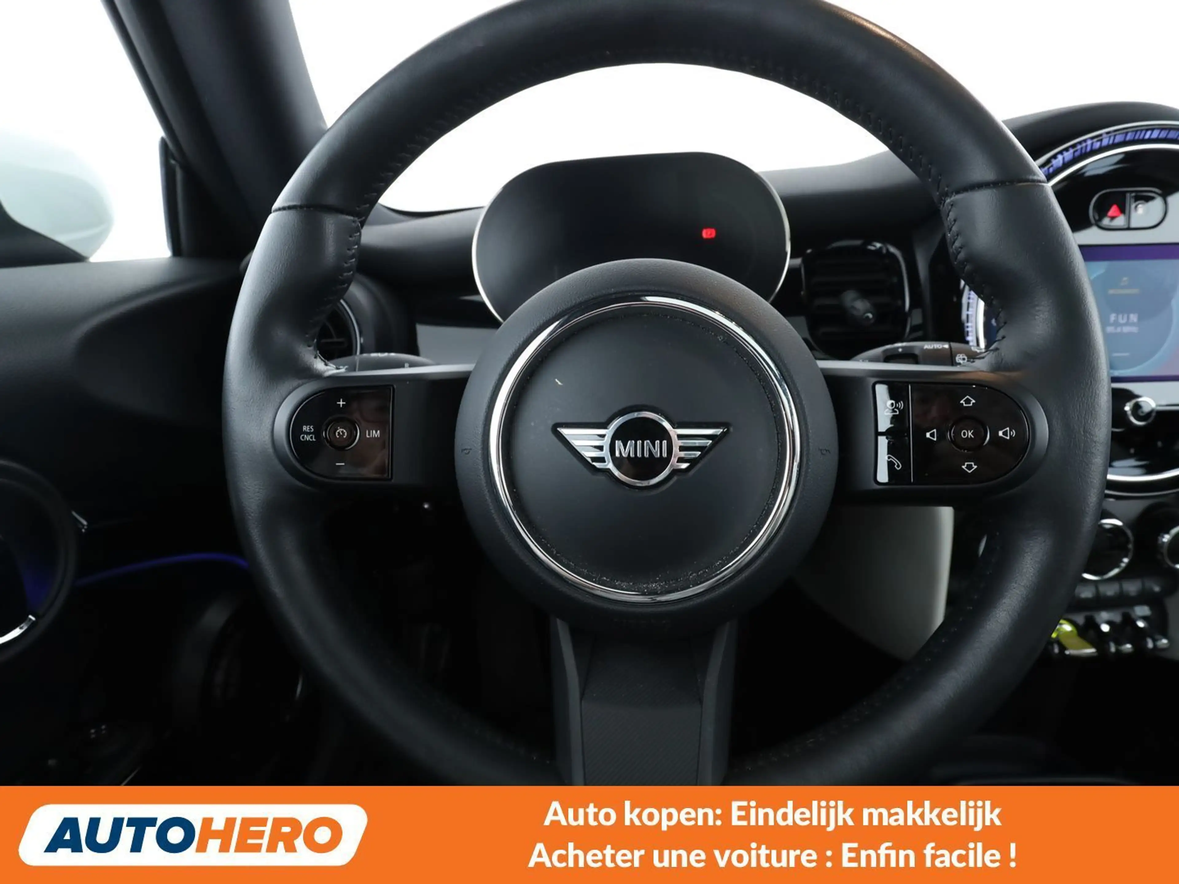 MINI Cooper SE Cooper SE Classic Trim — photo 5
