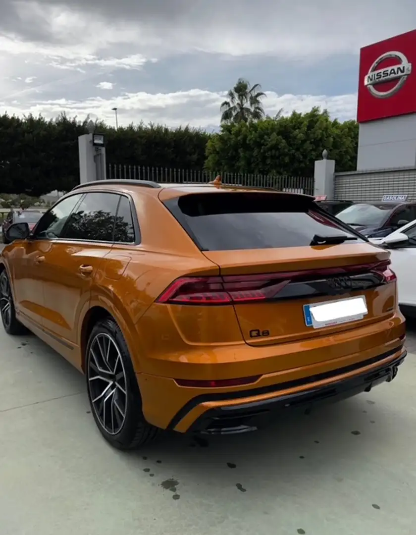 Audi Q8 55 TFSIe Black line plus quattro Naranja - 2