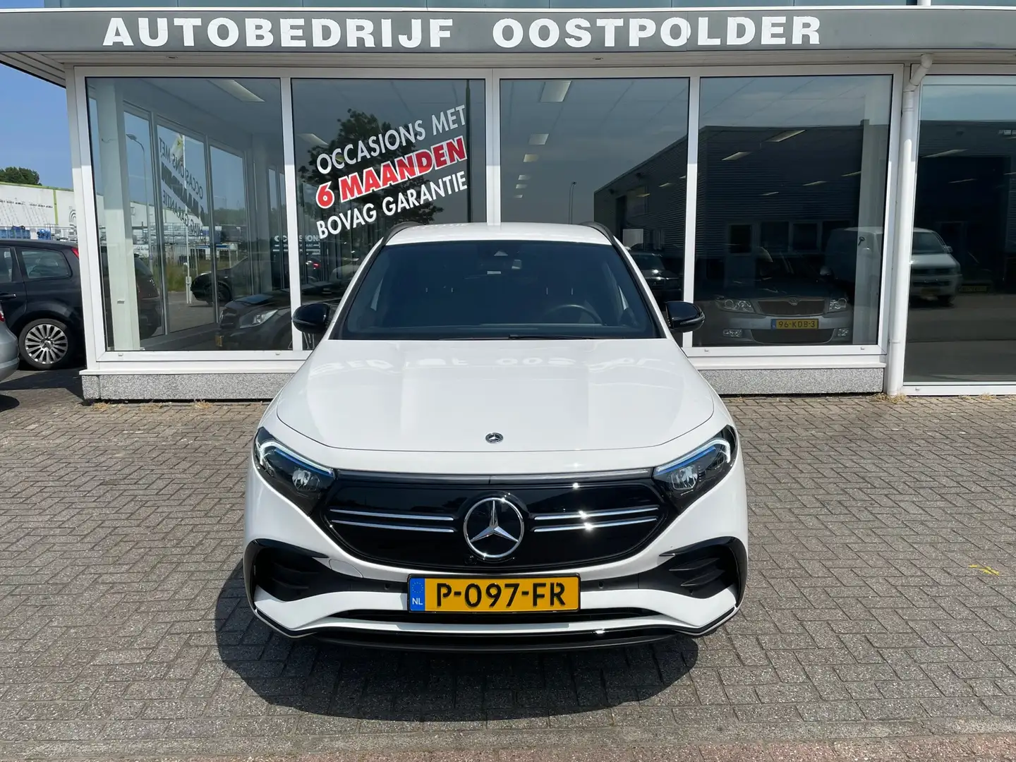 Mercedes-Benz EQA 250 Edition 1 67 kWh AMG Wit - 2